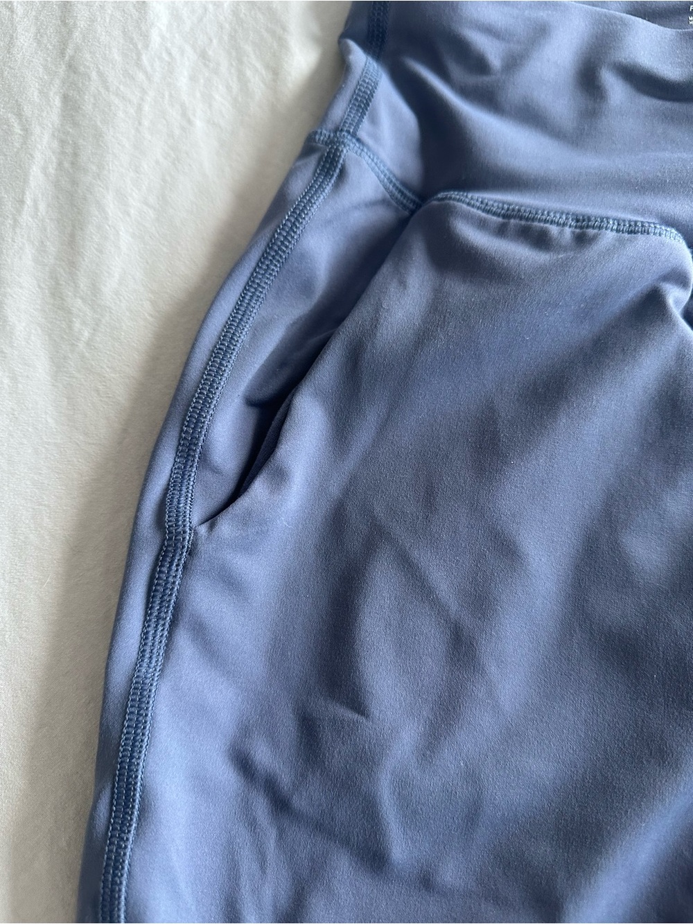 Under Armour High-Waist joggers in Slate Blue - Picture 3 of 5